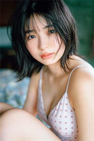 林美希、『週刊FLASH』初登場 グラビア界を席巻する18歳の素顔に迫る