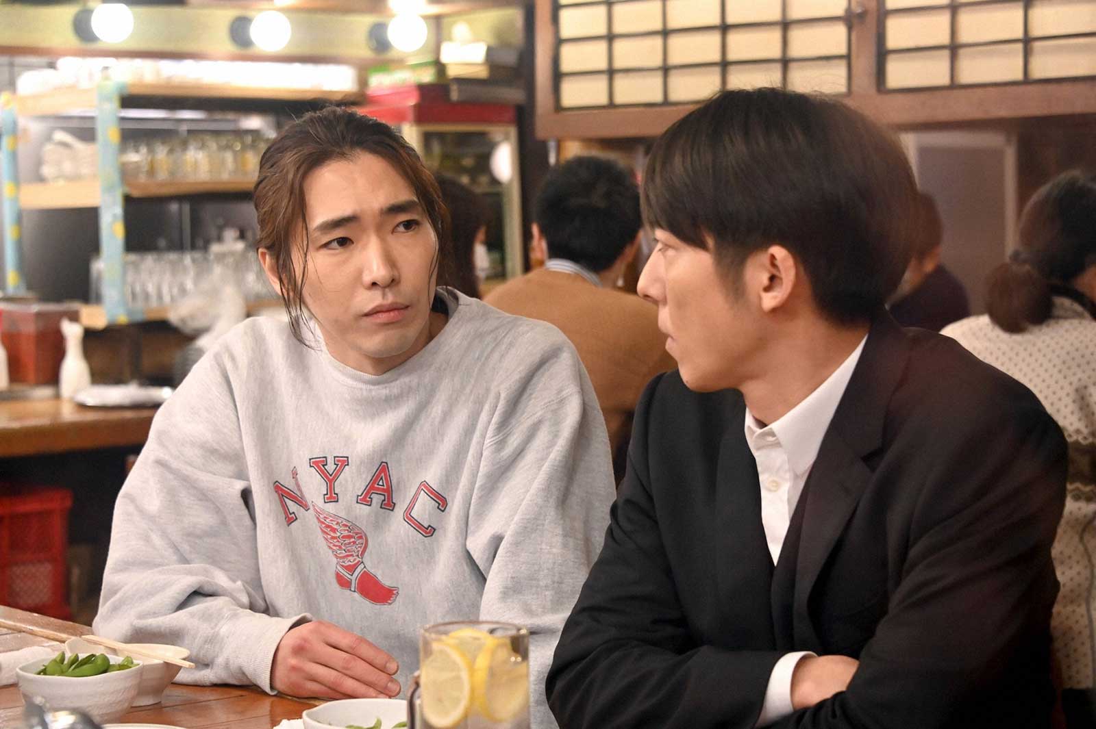 柄本佑、高橋一生「天国と地獄 ～サイコな2人～」第5話より（C）TBS