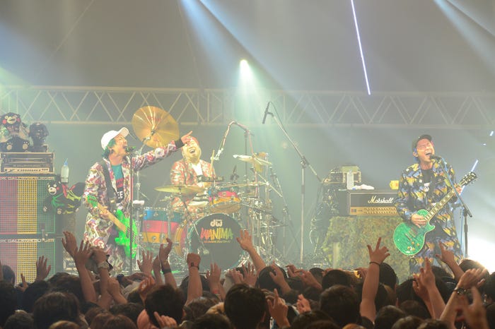 WANIMA (提供写真)