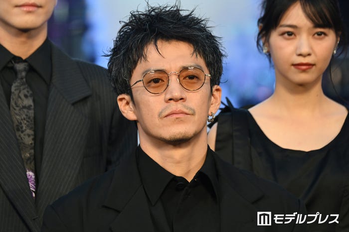小栗旬(C)モデルプレス