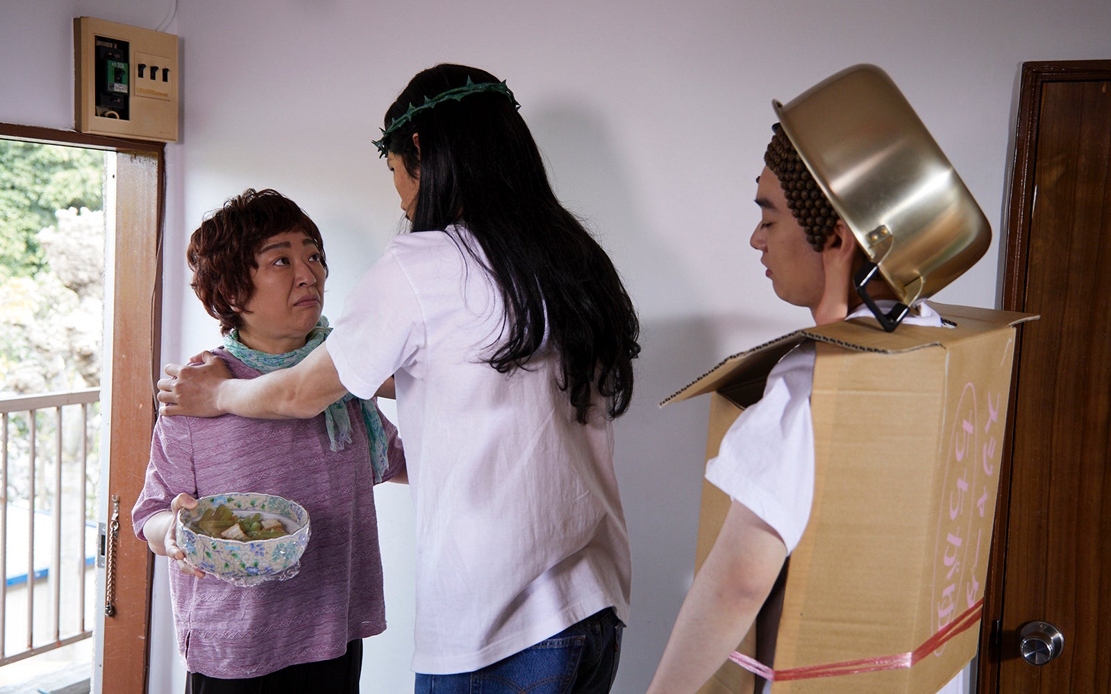 山野海が大家役（C）中村 光・講談社／パンチとロン毛 製作委員会