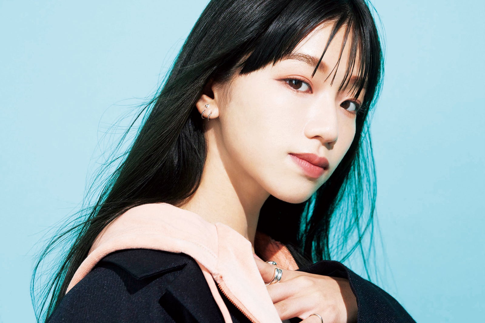 FAKY・Hina、最新韓国っぽメイクで魅了