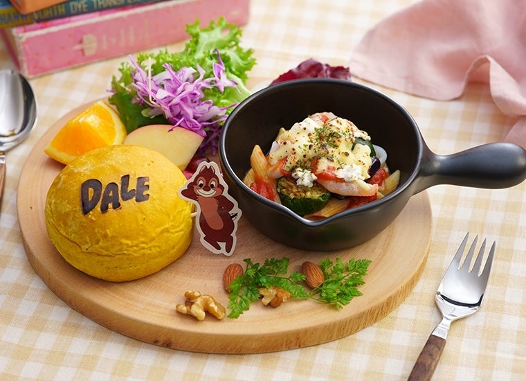 ＜デール＞トマトグラタンプレート税込 2,079円（C）Disney