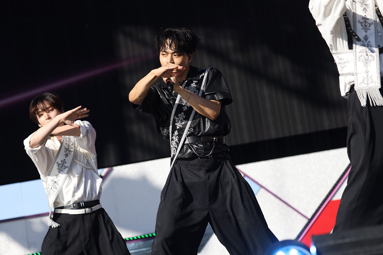 「大阪・関西万博開催記念 Survive FES」（C）吉本興業