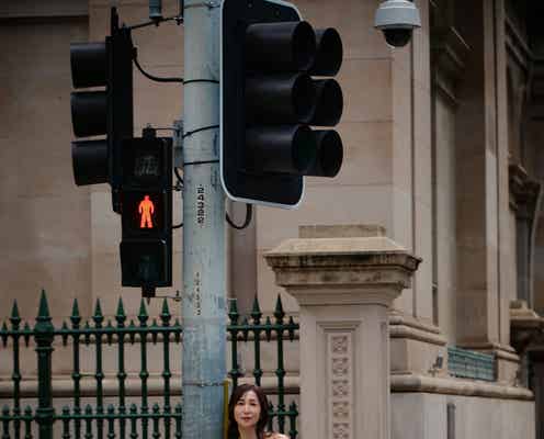 “永遠のグラビアクイーン”56歳・かとうれいこ、27年ぶり写真集決定 水着姿で美スタイル披露【AROUND】