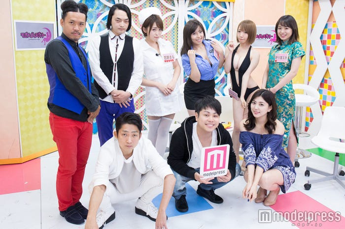(後列左から)伊地知大樹、小澤慎一朗、忍野さら、白川未奈、清水あいり、野々宮ミカ(前列左から)石田明、井上裕介、岩崎名美(C)モデルプレス