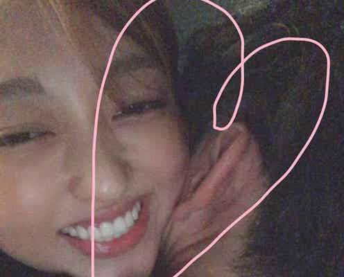 菊地亜美「ハグが止まらない」イチャイチャ夫婦写真に反響
