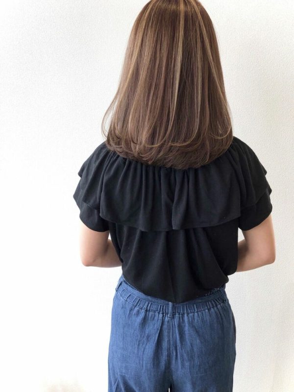 40代だから似合うアッシュベージュの髪色って 綺麗な髪に見せる魅力的なヘアカラー モデルプレス 40代だから似合うアッシュベージュの髪色って 綺麗な髪に見せる魅力的なヘアカラー モデルプレス