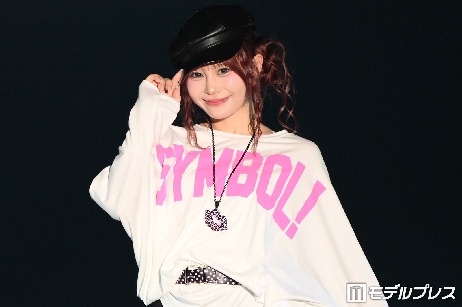 CANDY TUNE村川緋杏、福岡凱旋ランウェイ ショーパン×メンカラニーハイでポップな装い【TGC北九州2026】