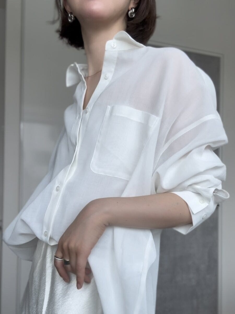 GU　シアードルマンスリーブシャツQ　着用　ドルマンスリーブのゆったりシルエット