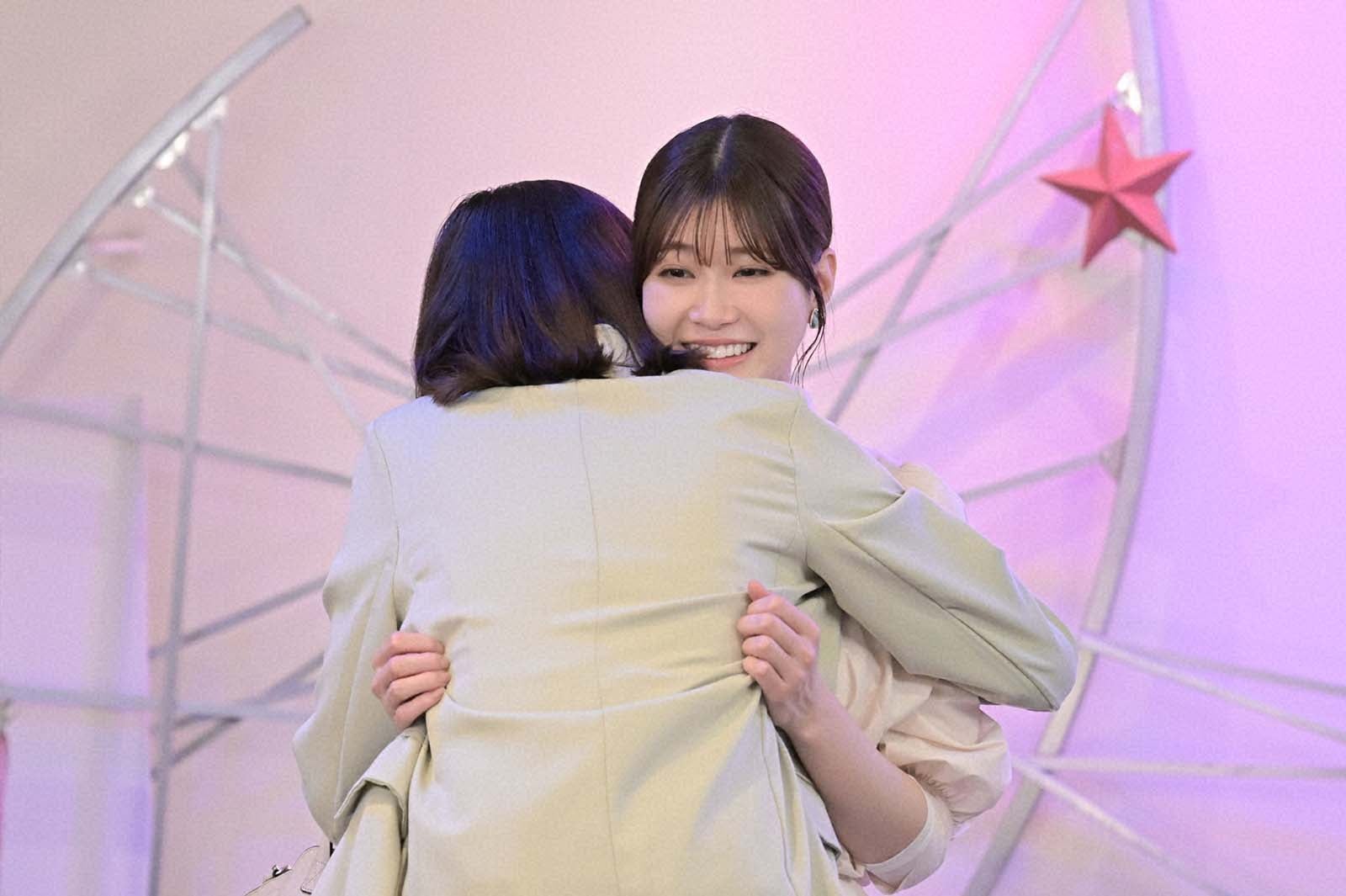 生見愛瑠「くるり～誰が私と恋をした？～」第6話より（C）TBS