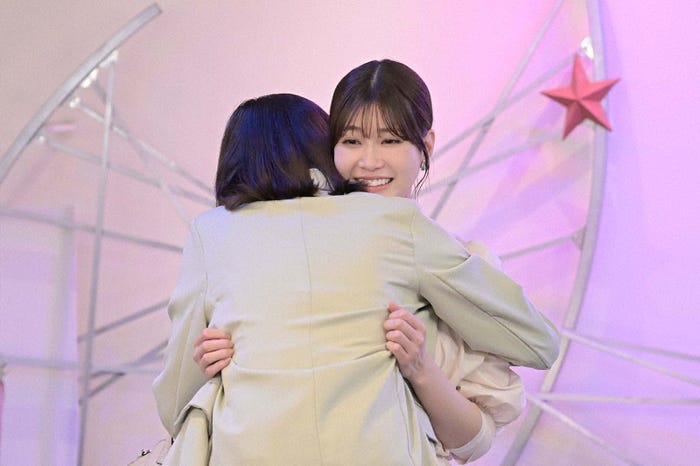 生見愛瑠「くるり~誰が私と恋をした?~」第6話より(C)TBS