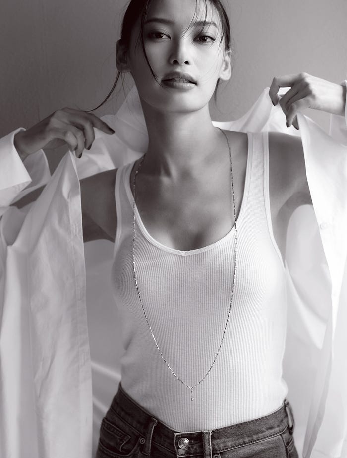 「大政絢 カレンダー2022」お気に入りページ(7月)画像(C)SDP