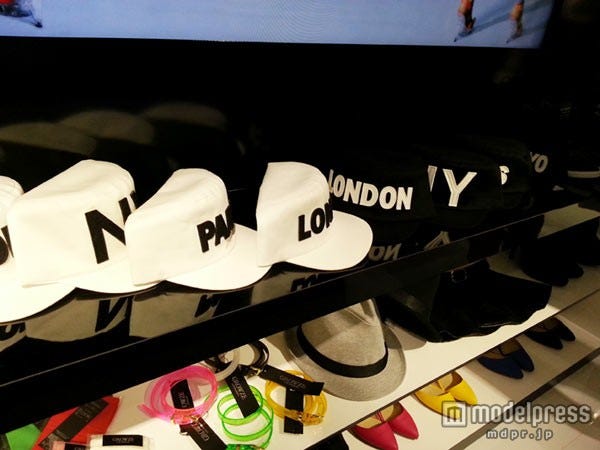 各女性ファッション誌もキャップコーディネートを特集