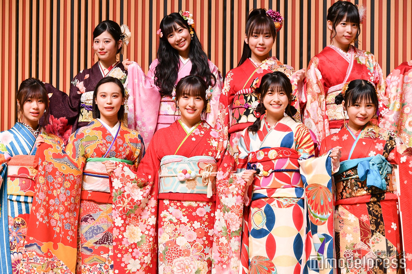 HKT48（後列左から）月足天音、上野遥、山内祐奈、長野雅（前列左から）深川舞子、豊永阿紀、田島芽瑠、松岡はな、村川緋杏
 （C）モデルプレス