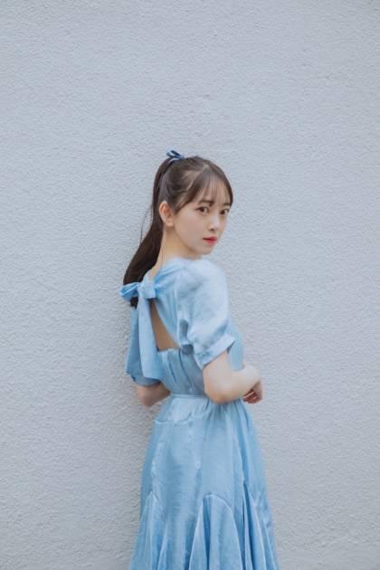 堀未央奈、美背中“チラリ”なコラボワンピースSHOTを公開「理想の最強