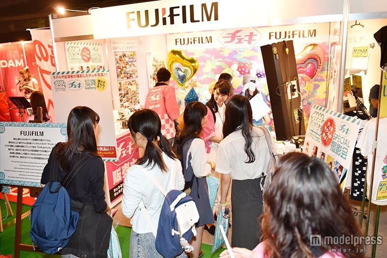 「富士フイルム」のブース