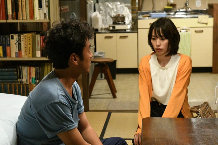 ムロツヨシ、戸田恵梨香/「大恋愛~僕を忘れる君と」第5話より(C)TBS