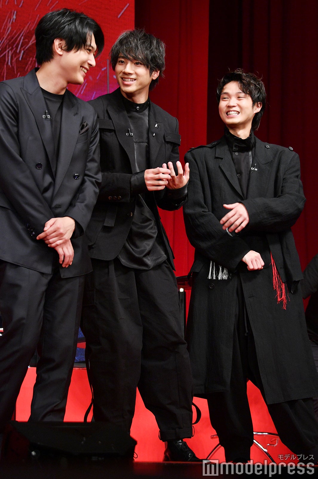 談笑する吉沢亮、山田裕貴、磯村勇斗（C）モデルプレス