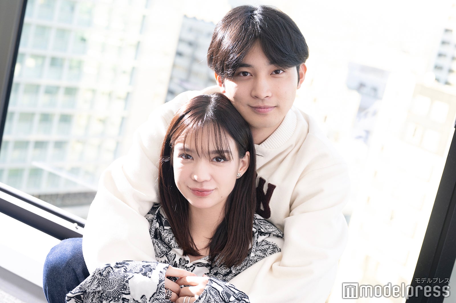 矢ヶ部初音、高崎凌（C）モデルプレス