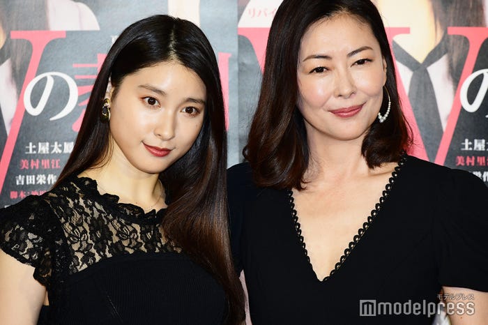 土屋太鳳、中山美穂(C)モデルプレス