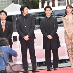 画像21 26 V6岡田准一 木村文乃 山本美月 福士蒼汰らが豪華集結 レッドカーペットでファンサービス ザ ファブル モデルプレス 画像21 26 V6岡田准一 木村文乃 山本美月 福士蒼汰らが豪華集結 レッドカーペットでファンサービス ザ ファブル モデルプレス