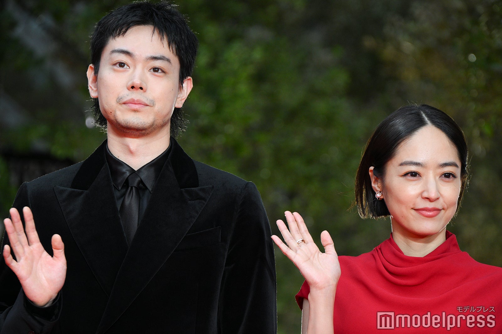 菅田将暉、井上真央（C）モデルプレス