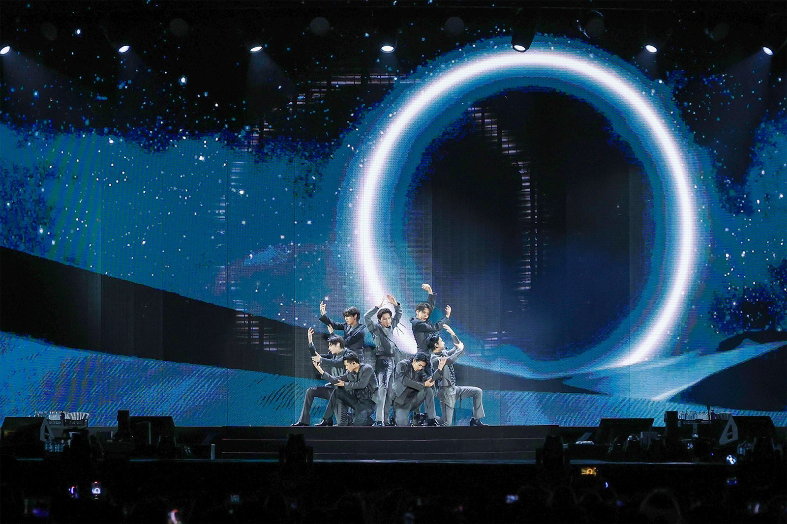 ENHYPEN、韓国で初のスタジアム公演＆ワールドツアー開幕
