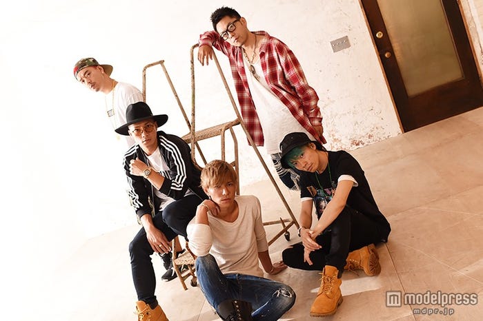 (後列左から)KUBO-C、SWAY、GS(前列左から)KAZUKI、P-CHO