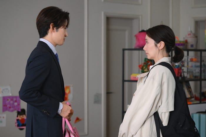 向井康二、波瑠「フェイクマミー」第7話(C)TBS