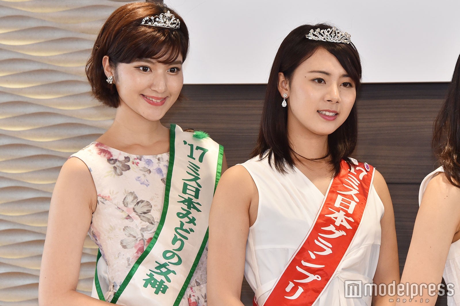 野中葵さん、高田紫帆さん（C）モデルプレス