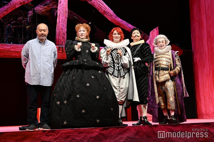 (左から)森新太郎氏、大鶴佐助、正門良規、峯村リエ、阿知波悟美(C)モデルプレス