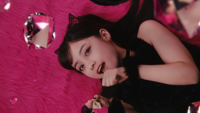 橋本環奈/新TV-CM「黒猫カンナ」篇より