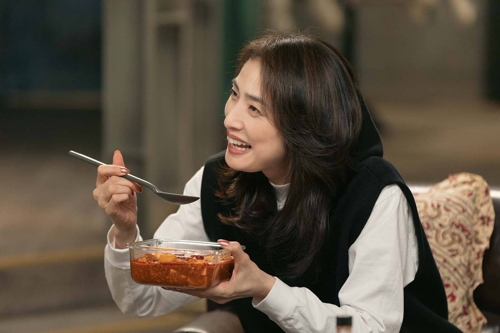 天海祐希「合理的にあり得ない～探偵・上水流涼子の解明～」第6話より（C）カンテレ