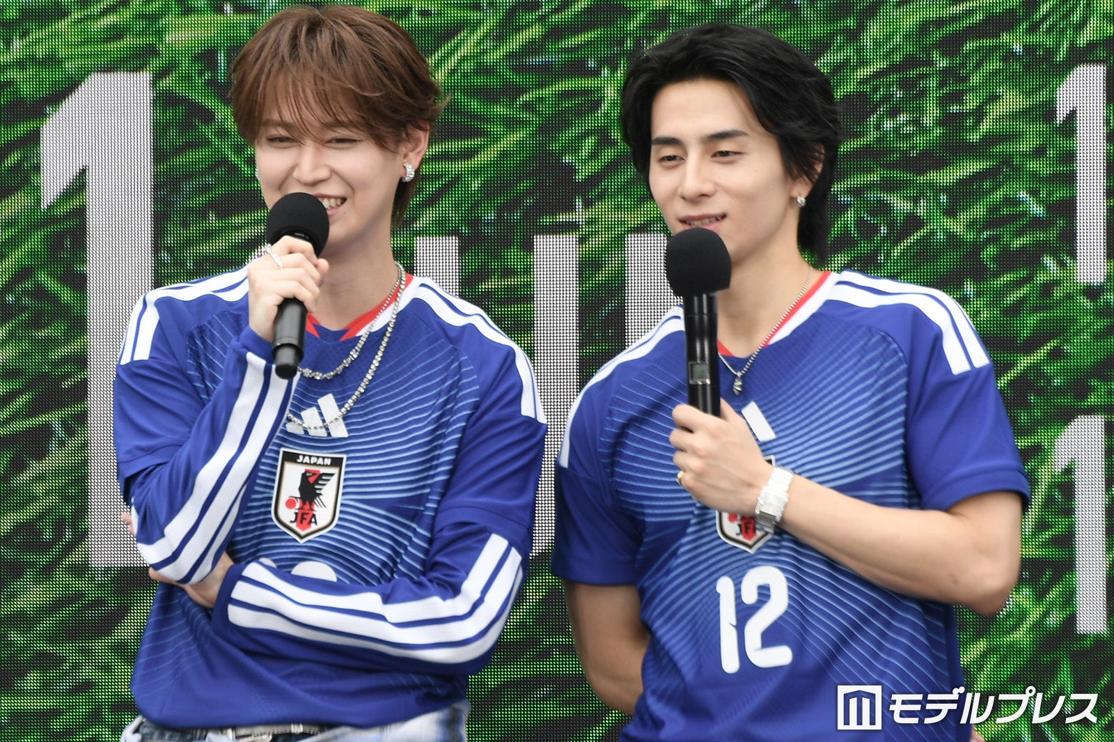 JO1白岩瑠姫＆INI西洸人「FIFAワールドカップ2026」パブリックビューイング駆けつける