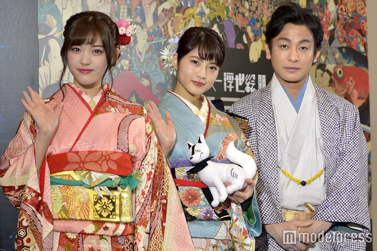 左から：松村沙友理、若月佑美、片岡愛之助（C）モデルプレス