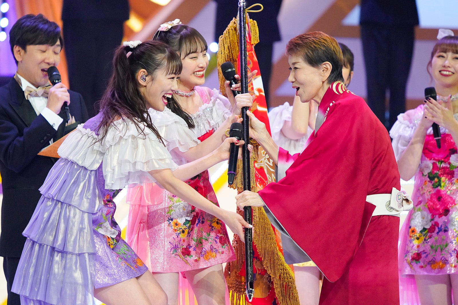 高城れに、百田夏菜子、水前寺清子「第6回 ももいろ歌合戦」より（提供写真）