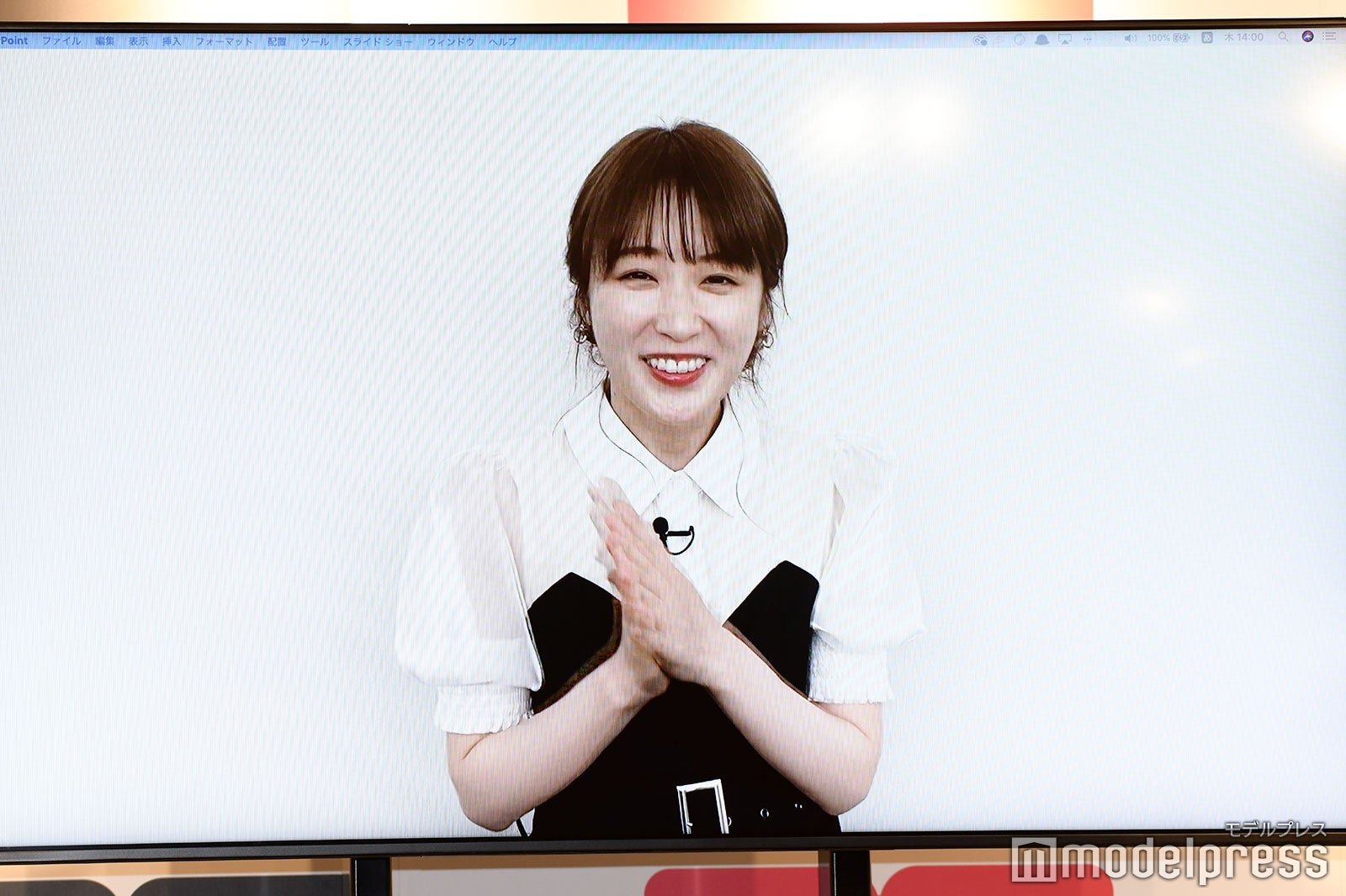 祝福メッセージを送る高山一実（C）モデルプレス