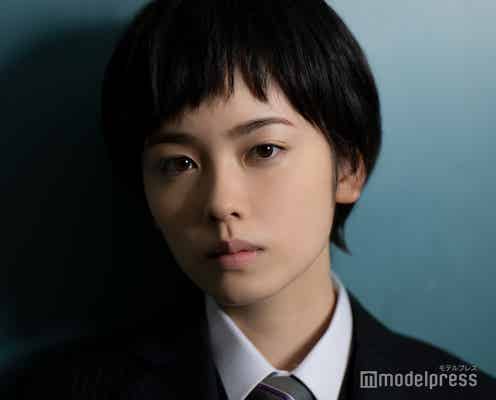 小芝風花、男装役で伝えたい“本質”とは?「意外と発見はあるかもしれない」<「書類を男にしただけで」インタビュー>
