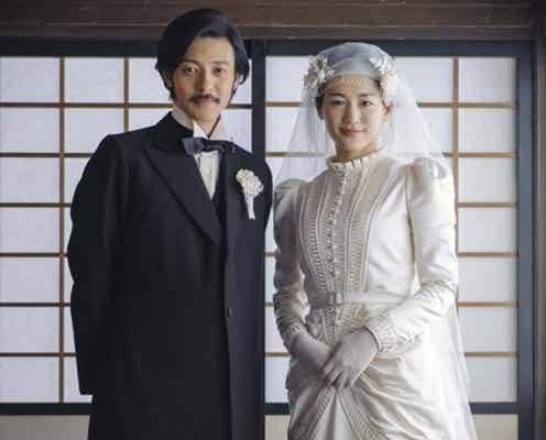 綾瀬はるか&オダギリジョーの“挙式写真”公開「ユニークで力強い夫婦」