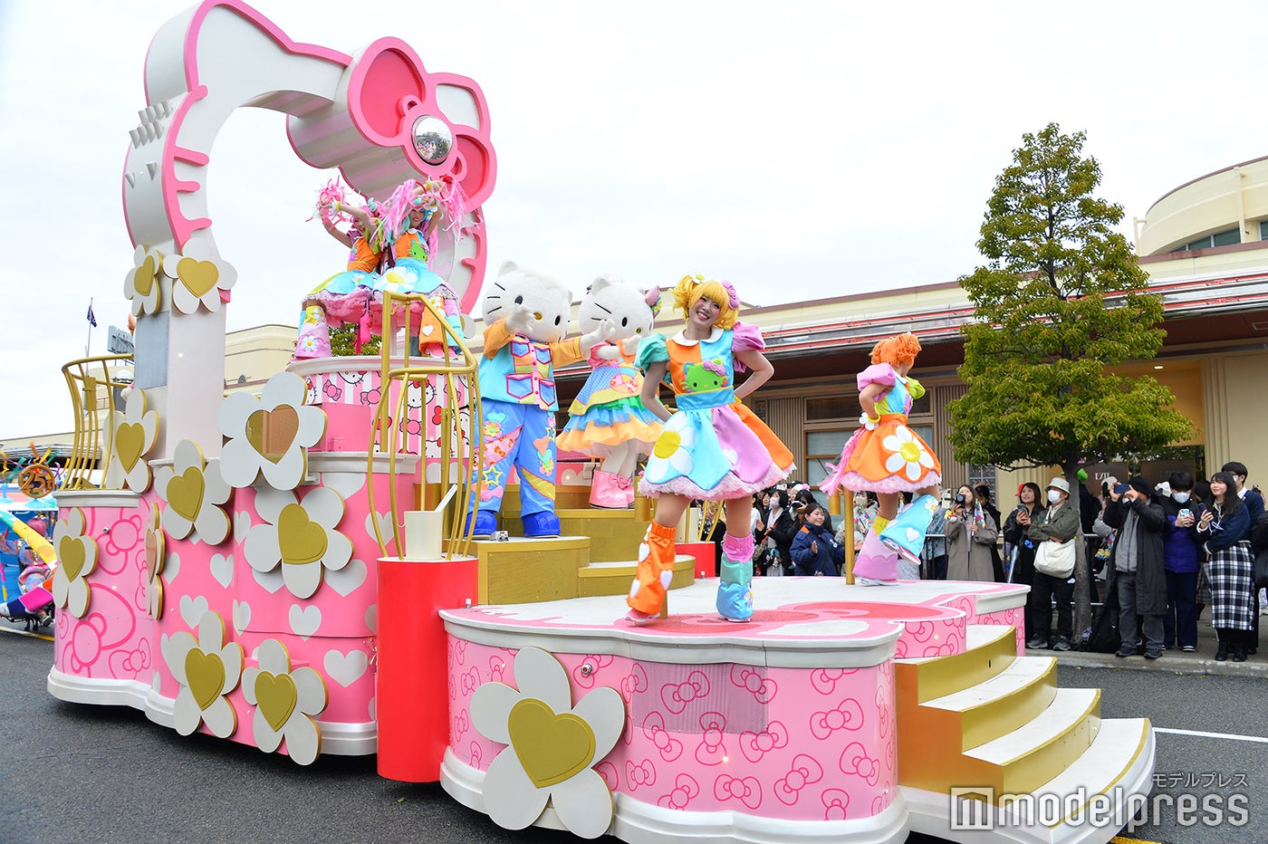 「NO LIMIT! パレード ~Discover U!!! バージョン~(C)モデルプレス