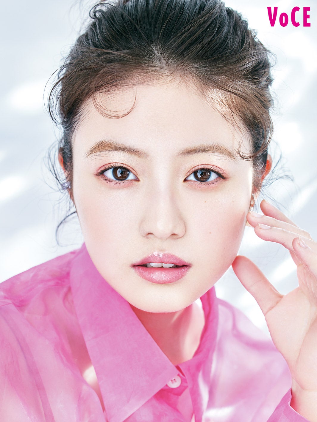 今田美桜、“今1番欲しいもの”に意外な回答　透明感あふれる美肌で「VOCE」表紙