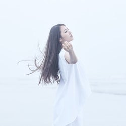 阿部真央、初のカバーアルバム『MY INNER CHILD MUSEUM』が本日リリース!