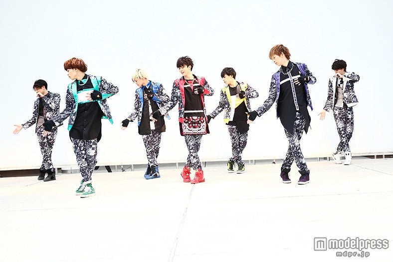 超特急／息のあったダンスで魅了