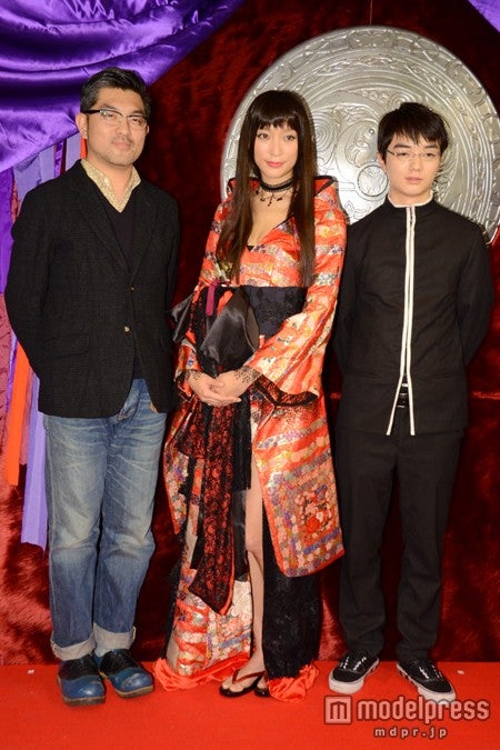 ドラマ「CLAMPドラマ ホリック xxxHOLiC」（WOWOW）製作発表記者会見（左から：豊島圭介監督、杏、染谷将太）