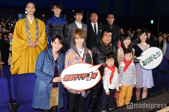 映画「仮面ライダー1号」初日舞台挨拶/(前列左から)大沢ひかる、西銘駿、藤岡弘、、岡本夏美、長澤奈央(後列左から)柳喬之、山本涼介、阿部力、武田幸三、金田治監督(C)モデルプレス