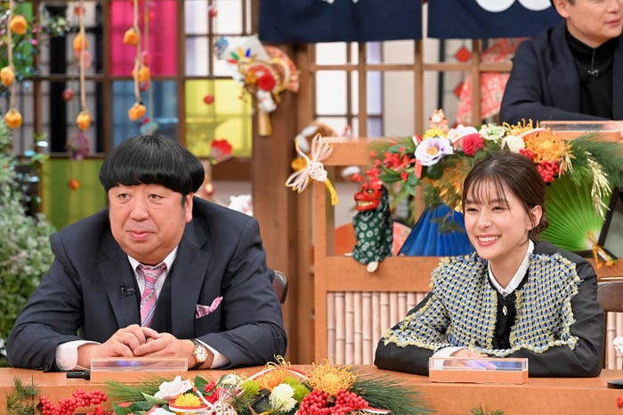 日村勇紀、芳根京子(C)テレビ朝日