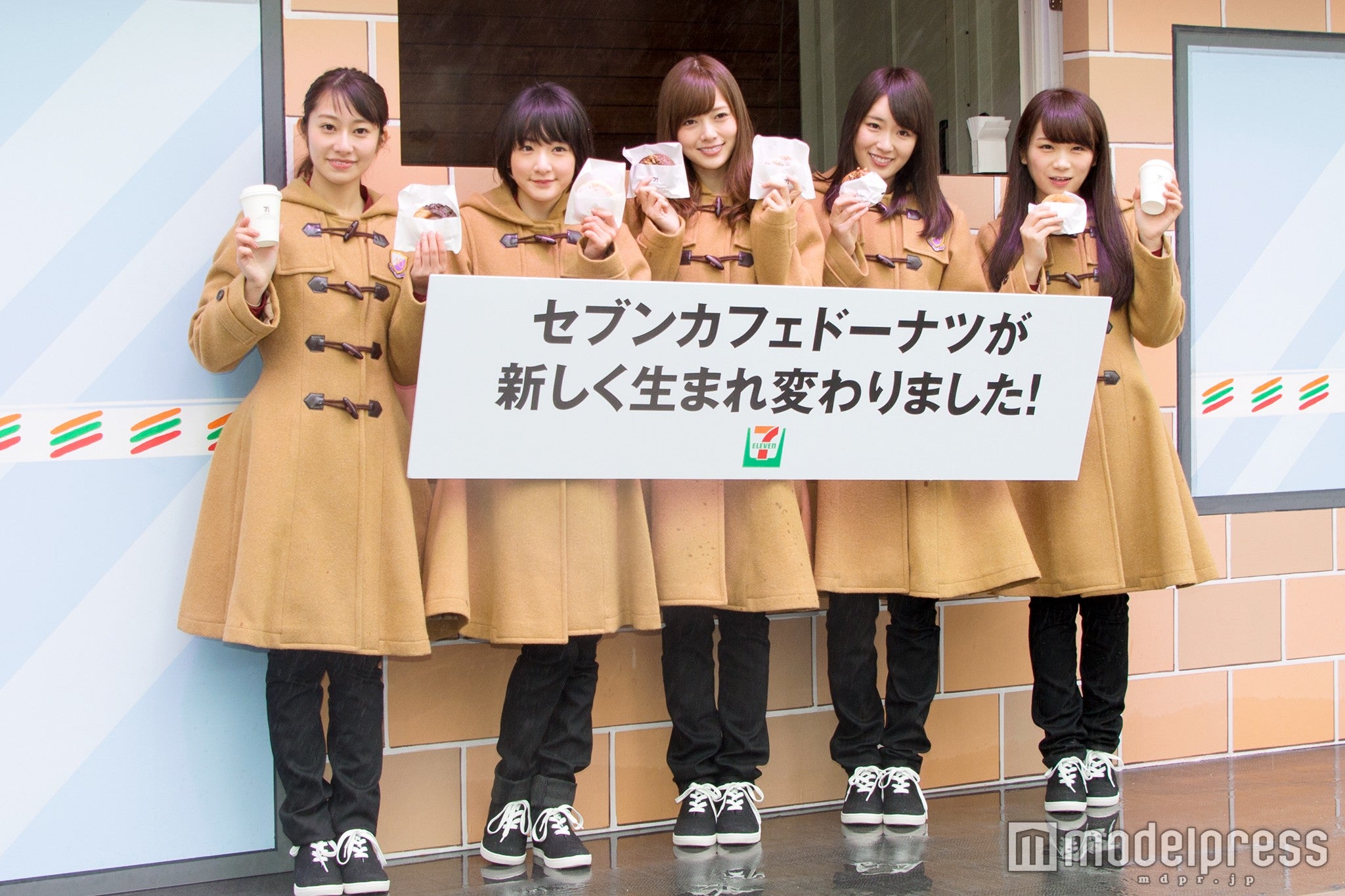 乃木坂46（左から：桜井玲香、生駒里奈、白石麻衣、高山一実、秋元真夏）／（C）モデルプレス