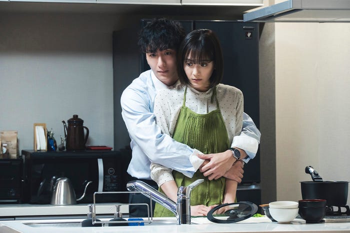 大貫勇輔、松井愛莉「子宮恋愛」第9話(C)ytv