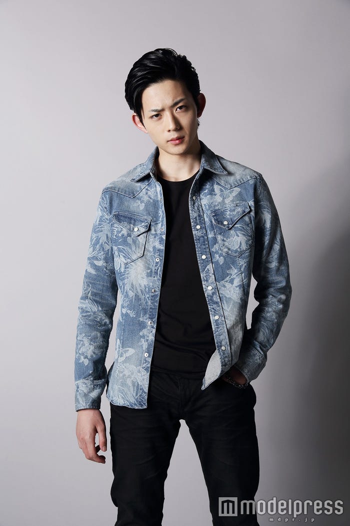 主演の竜星涼(C)2015東映ビデオ